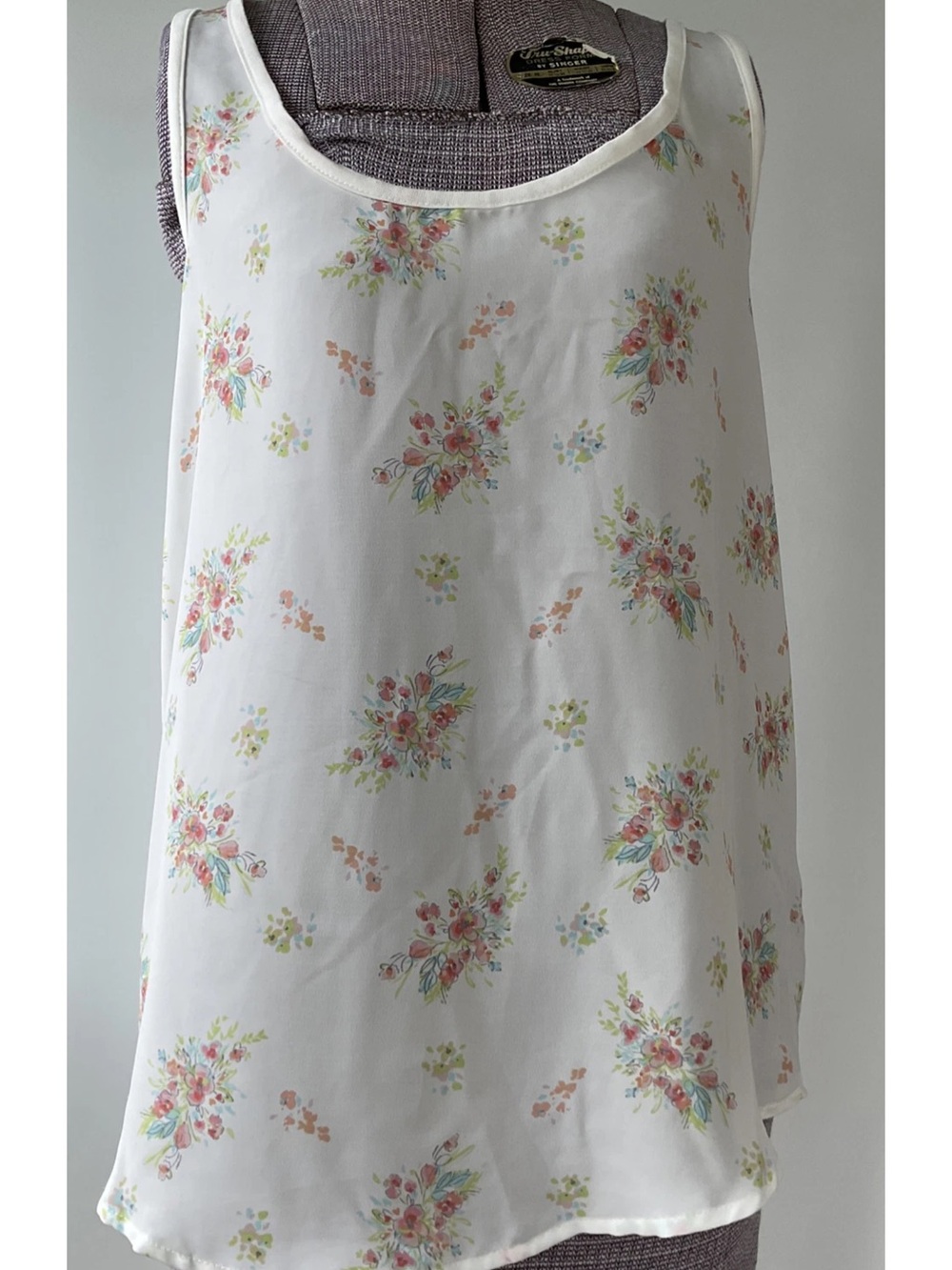 Lauren Conrad LC Floral Tank Top Womans Size Medium